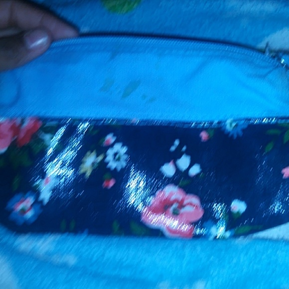 Money bag. Or makeup - Picture 3 of 3